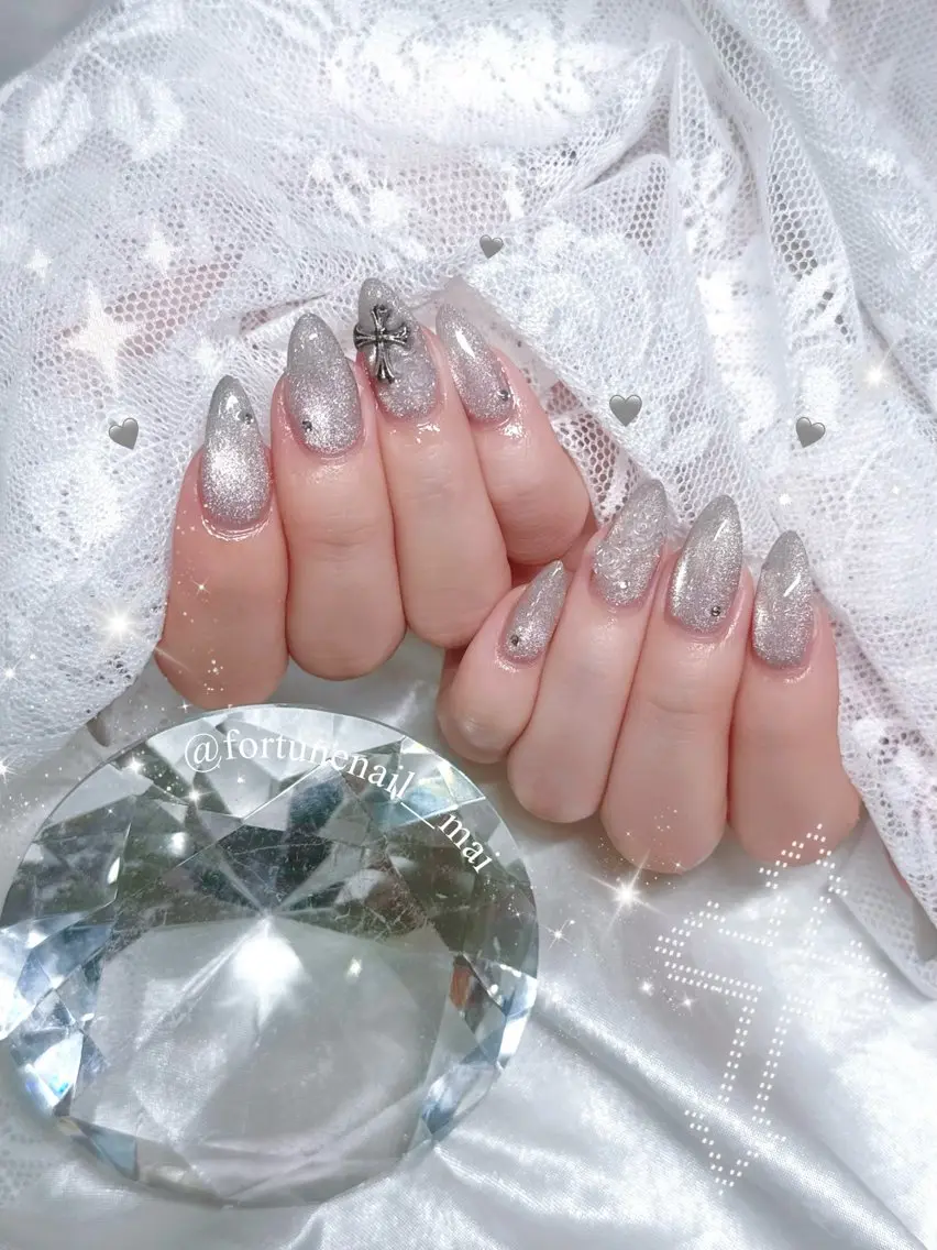 ネイル マグネットネイル ハンドネイル 🎀Mai 🎀6/4🈳⋆.✩のネイルデザイン