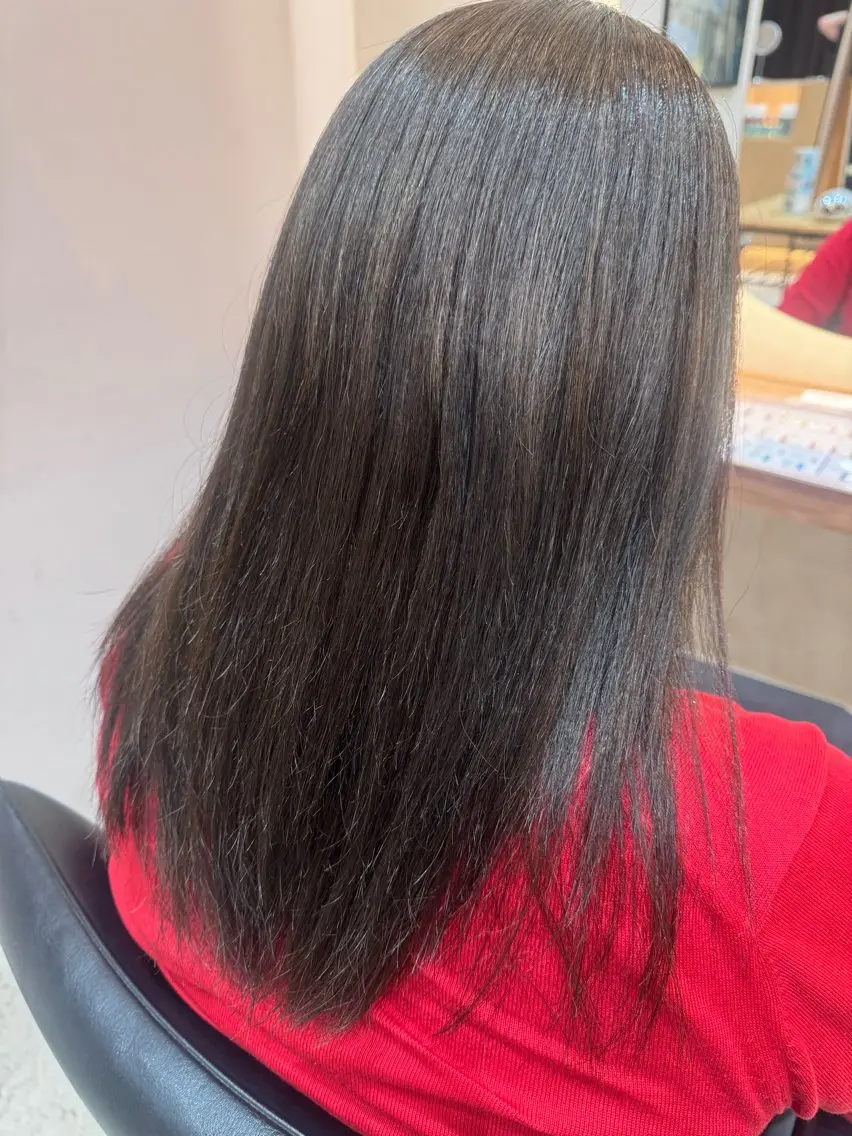 カラー ヘアカラー 縮毛矯正 トリートメント 吉松 ここみのヘアスタイル