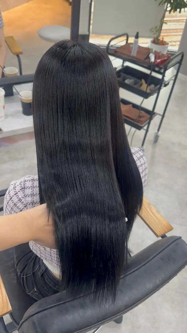 ロング カラー アッシュ アッシュブラウン ベージュカラー 黒髪 ブリーチ カット ヘアカラー トリートメント 赤み無し柔らかカラー 【梅田】madokaのヘアスタイル