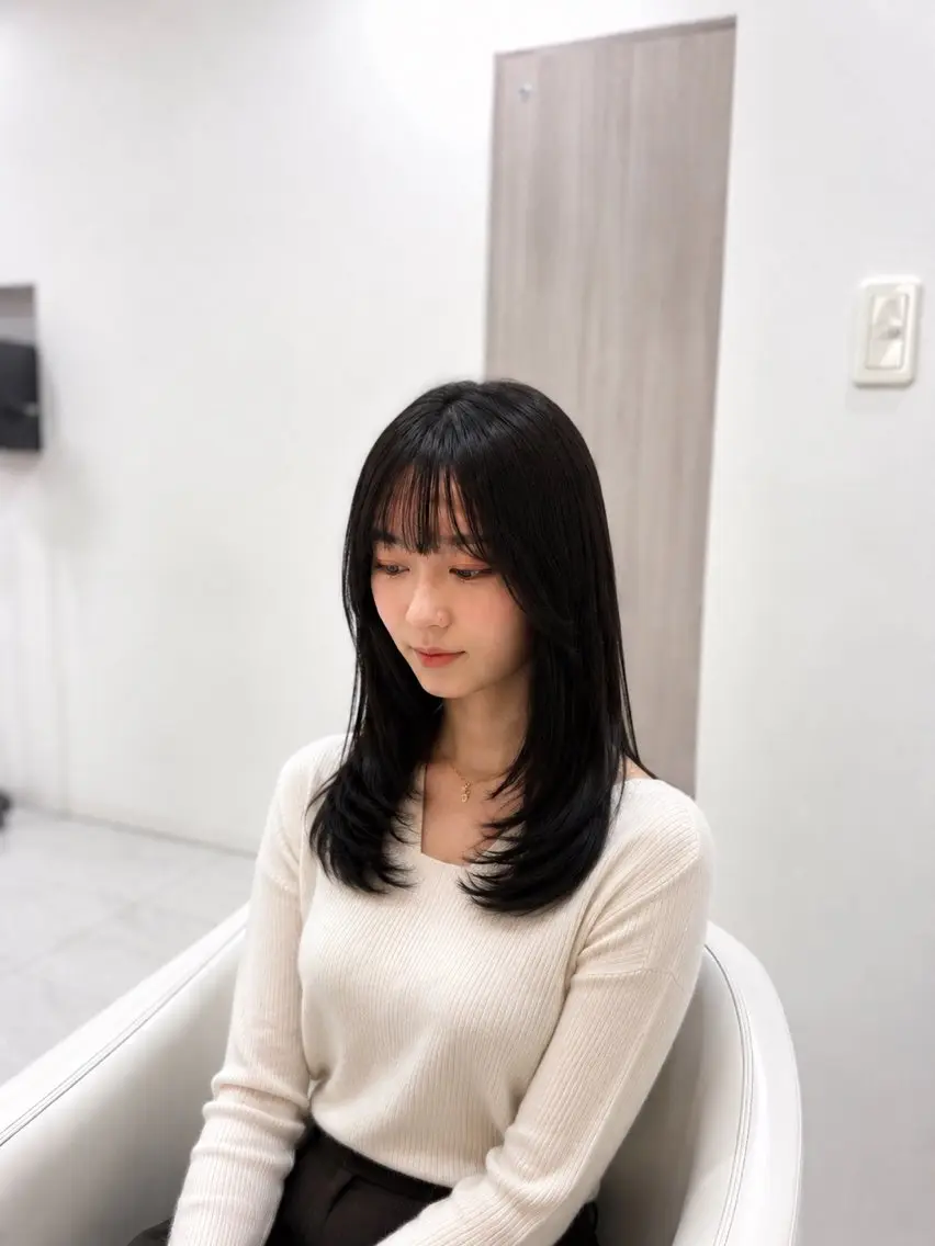 セミロング Hinata🫧 レイヤー×髪質改善のヘアスタイル