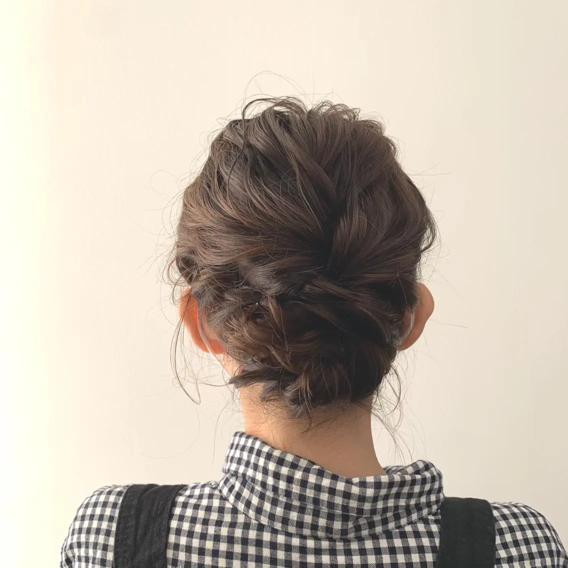 ミディアム カット 綿貫 美雪のヘアスタイル