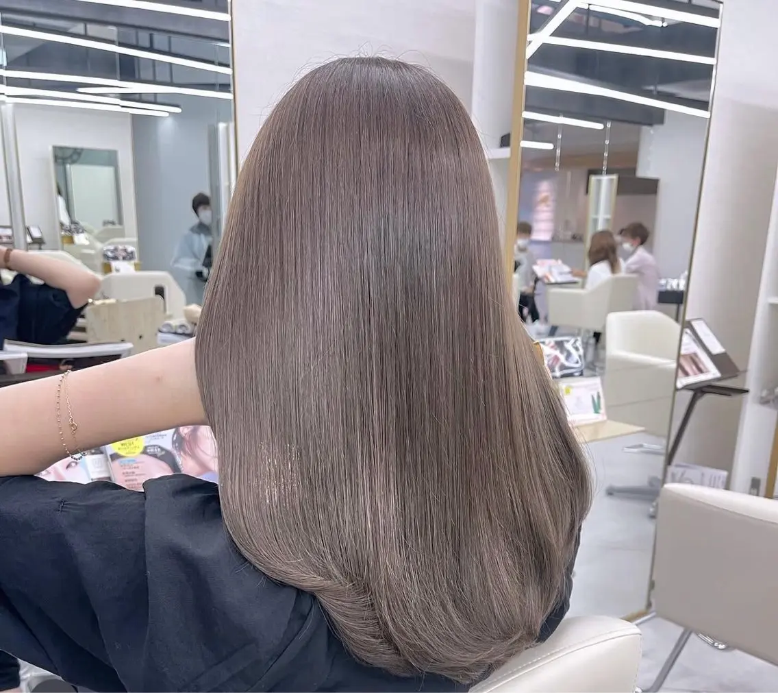 カラー ブリーチ 透明感カラー 淺井 子寿々のヘアスタイル