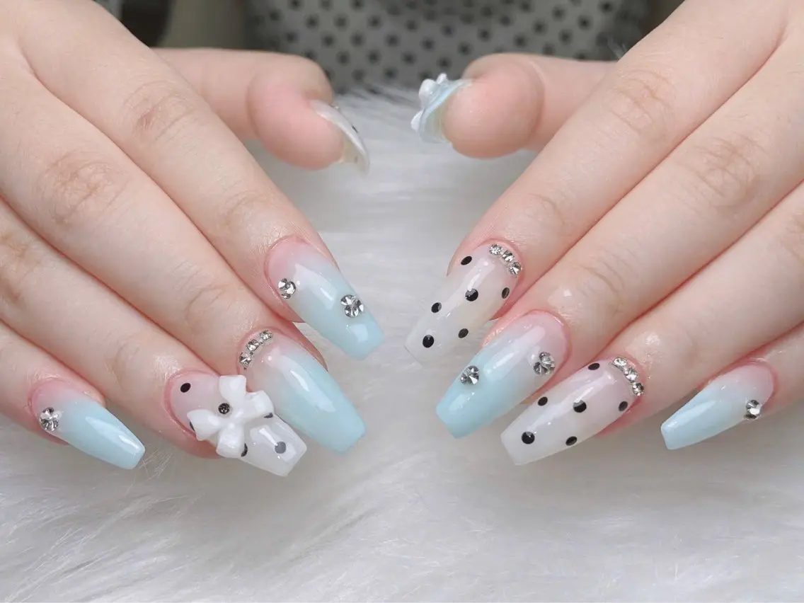 ネイル オーロラネイル ボルドー ブラウン 氷ネイル・うるうるネイル キラキラネイル ハンドネイル Sora  Nail 長さ出し専門店のネイルデザイン