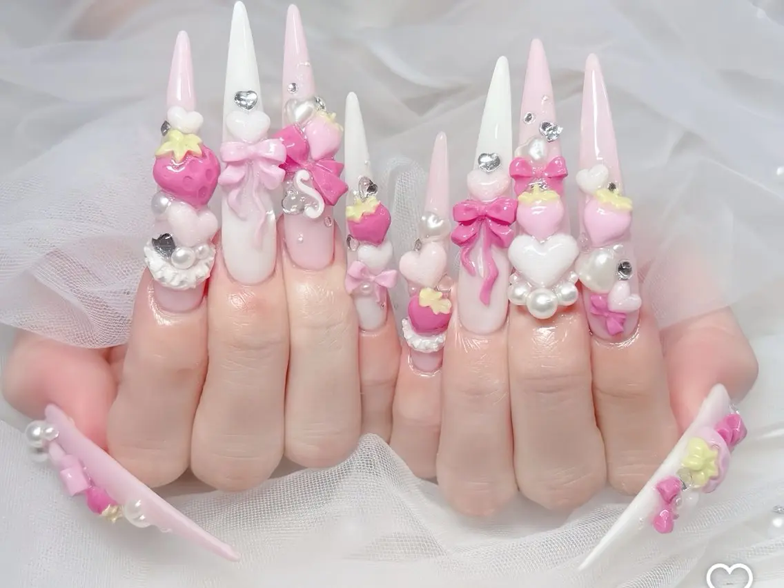 ネイル オーロラネイル チークネイル 桜ネイル クリアネイル ドット ハンドネイル Rin Nail Shinokuboのネイルデザイン
