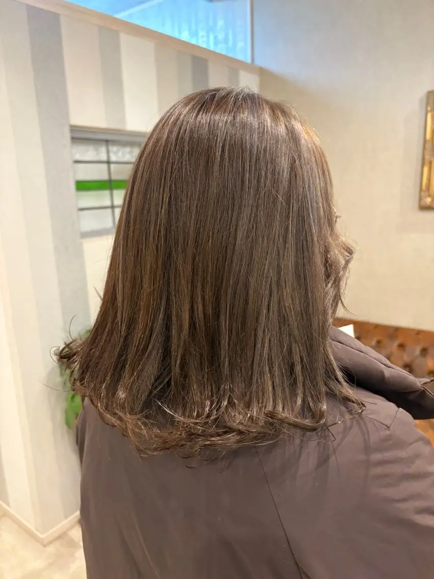 ミディアム ハイライト ヘアカラー Calbari 鎌田美歩のヘアスタイル