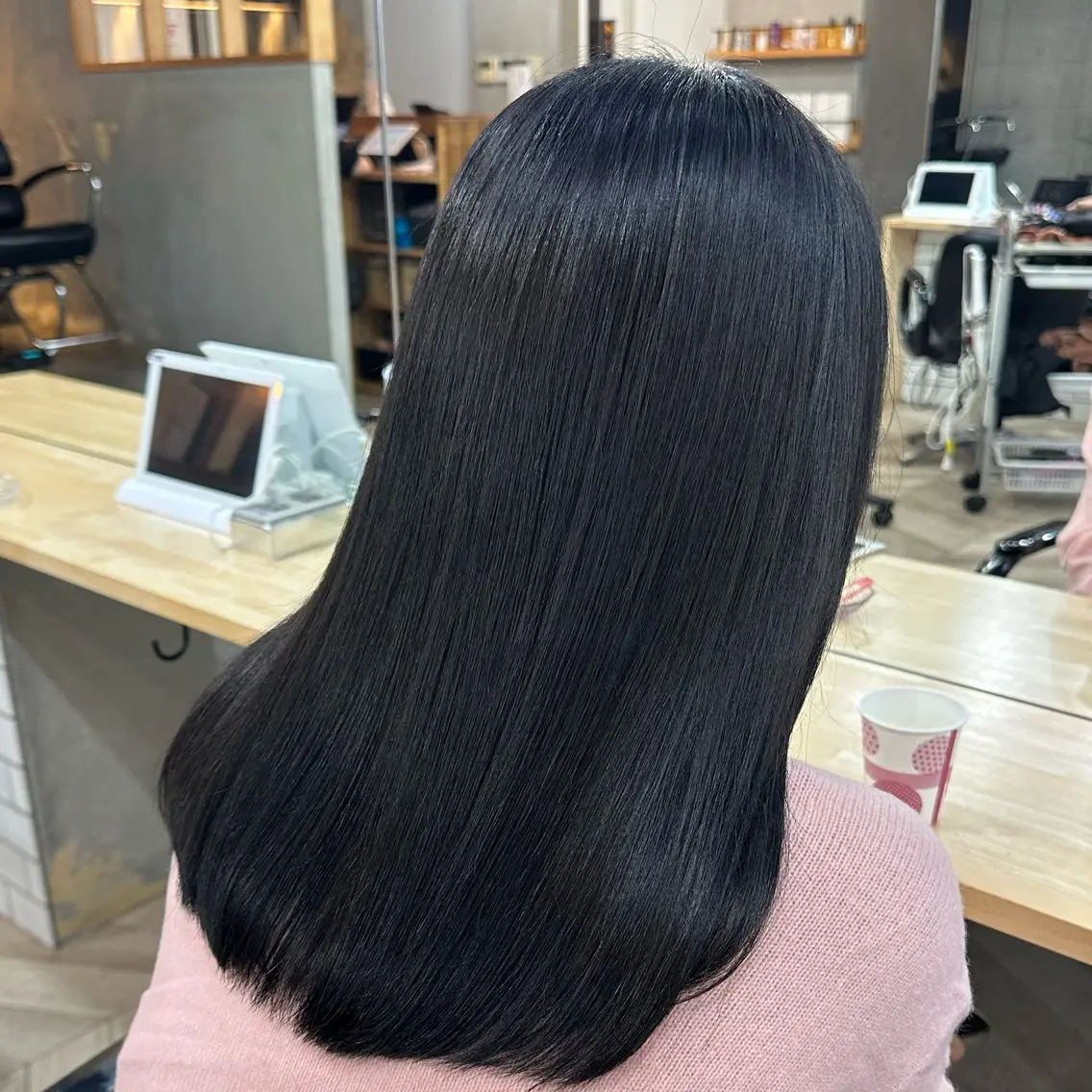 セミロング カット ヘアカラー Angelica 内海 遥奈のヘアスタイル