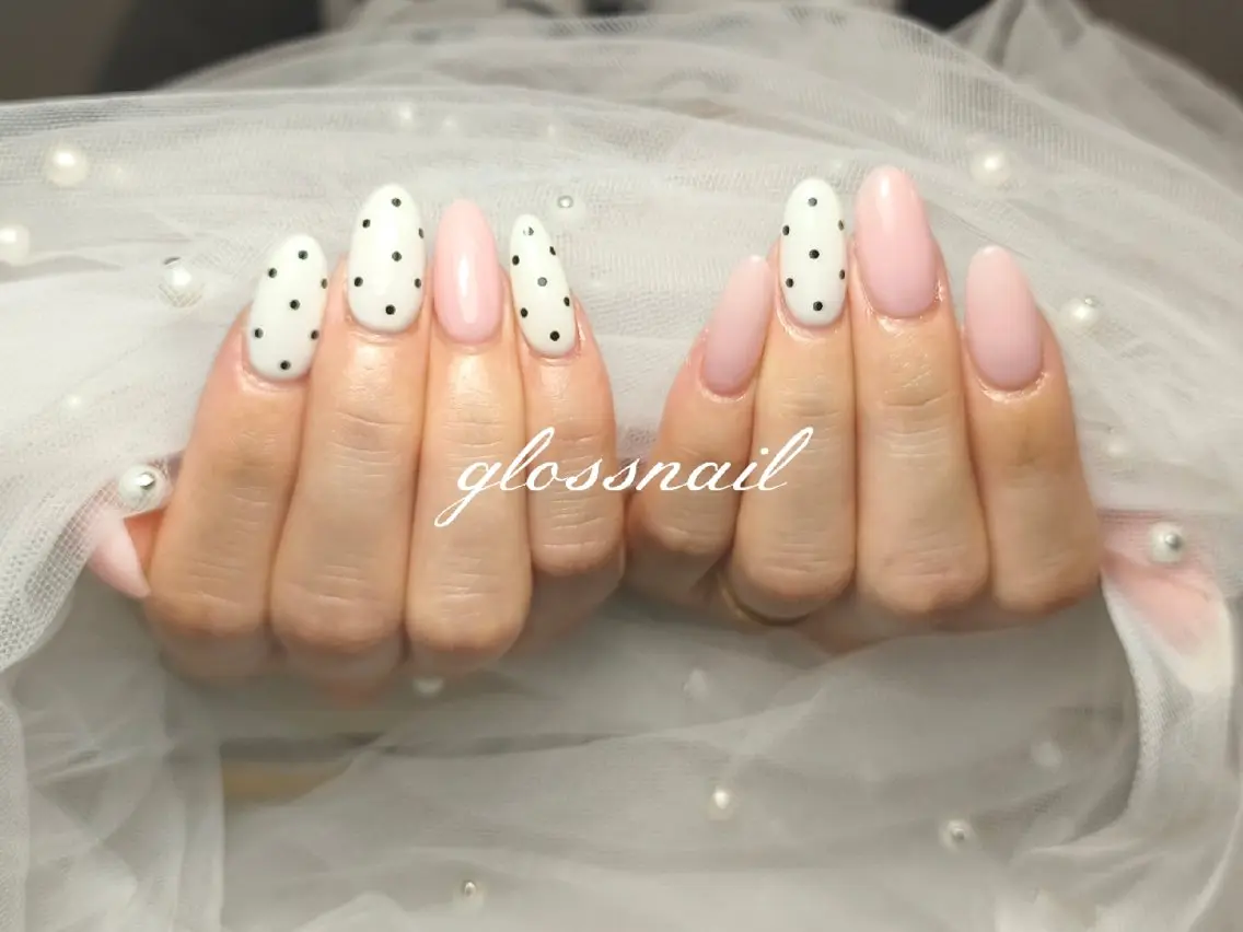 ネイル アヤカ☘️Gloss nailのネイルデザイン