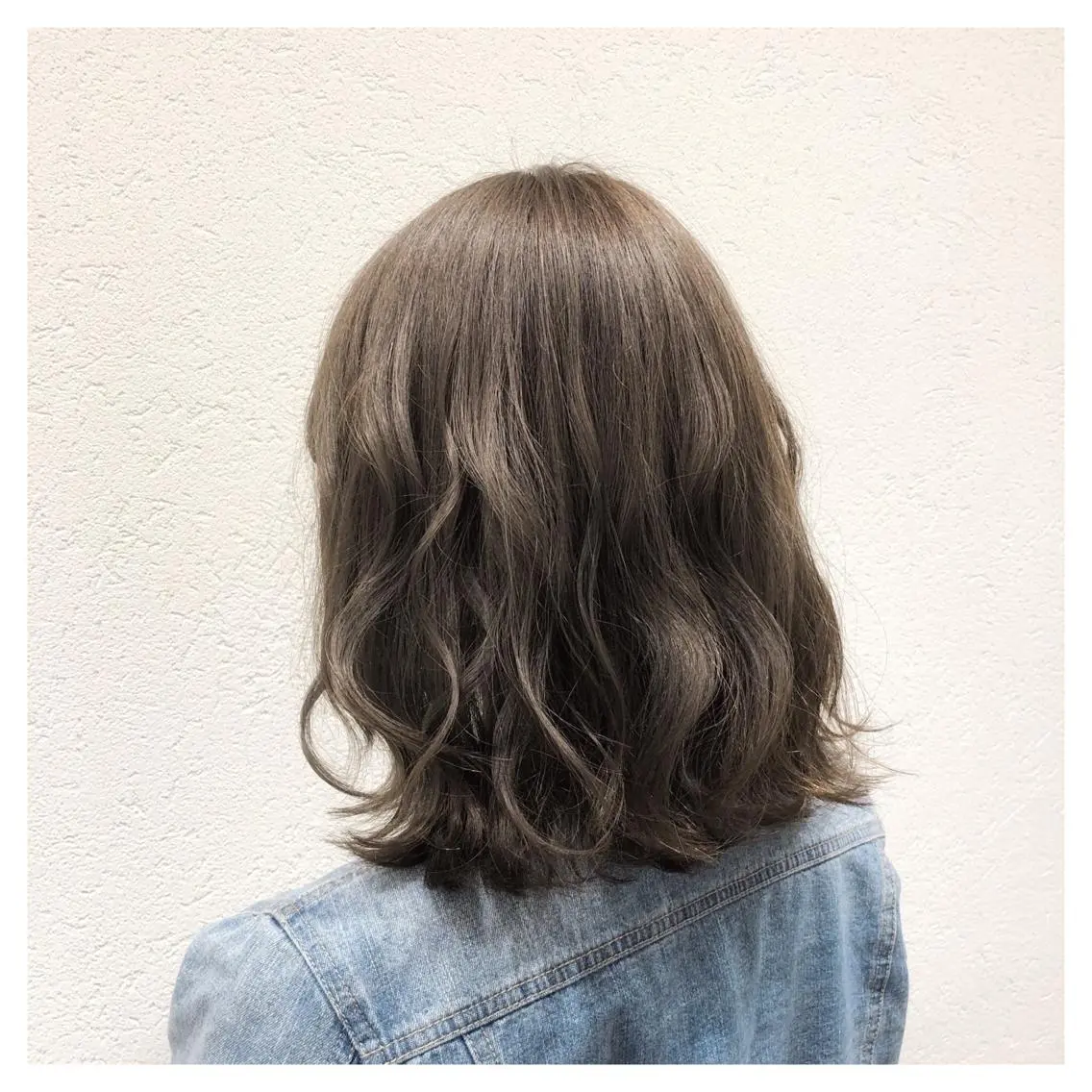 ミディアム カラー biscohair 髪にドラマを。のヘアスタイル