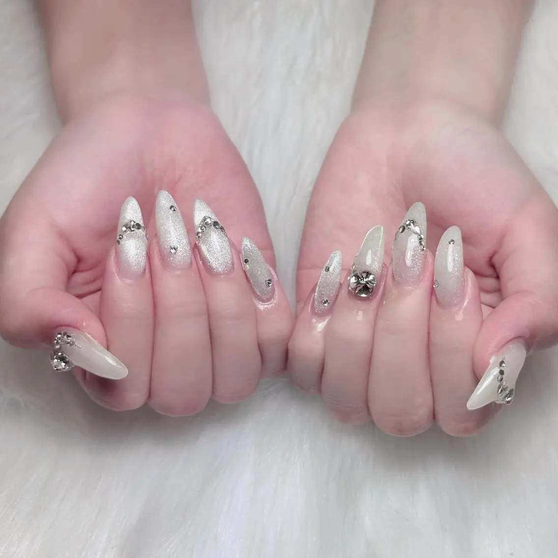 ネイル フラワーネイル フレンチネイル ガーリー キラキラネイル 韓国ネイル Melia Nail Nambaのネイルデザイン