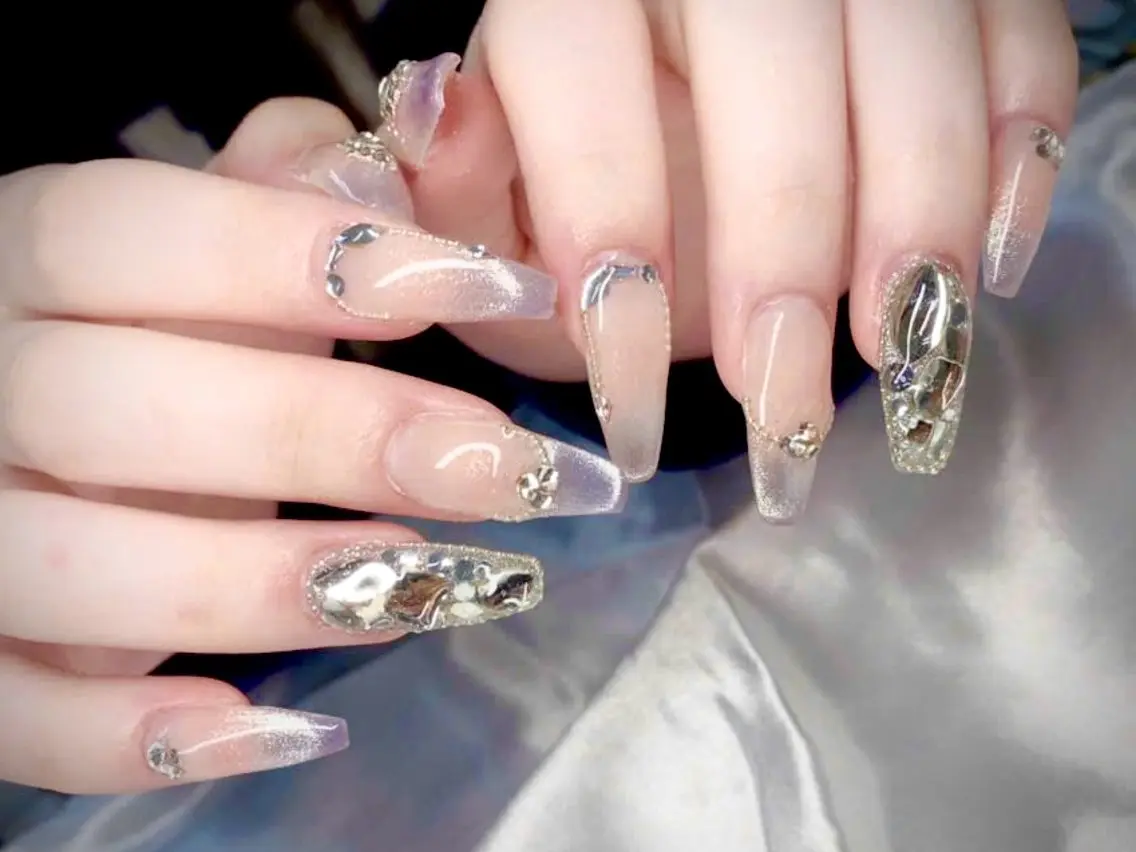 ネイル フレンチネイル グラデーション 韓国ネイル マグネットネイル ミラーネイル ハンドネイル ハンドケア Hara Nail 【持ち込みOK】のネイルデザイン