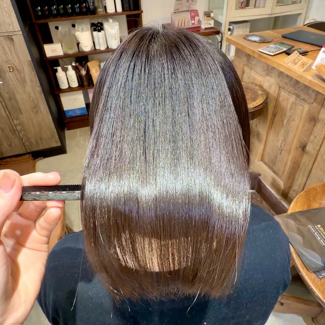 ミディアム 縮毛矯正 塚田 華鈴のヘアスタイル