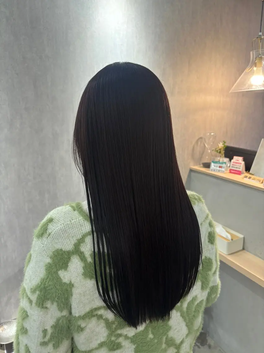 ロング レッドブラウン 石原 望来のヘアスタイル