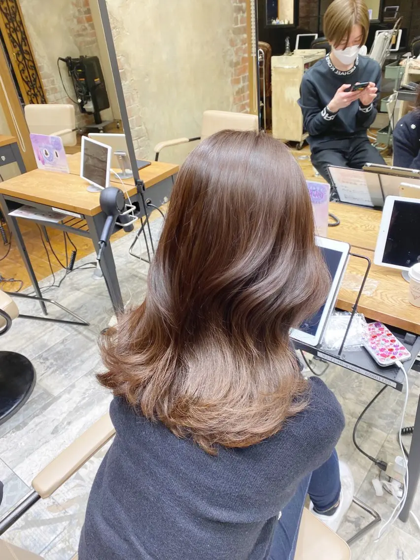 ミディアム 銀座/レイヤー 顔周りカット溝手優太のヘアスタイル