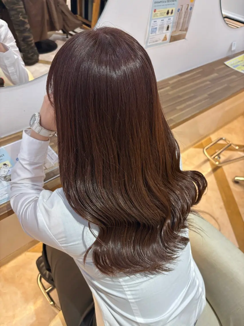 セミロング カラー カット ヘアカラー 池田偲乃/上尾🐰 レイヤー/艶カラーのヘアスタイル