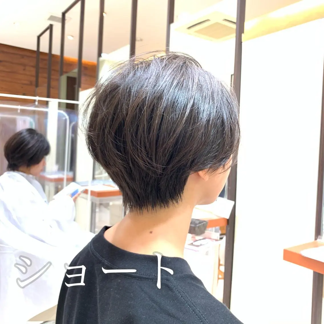 ショート MODEks eau 佐藤優志のヘアスタイル