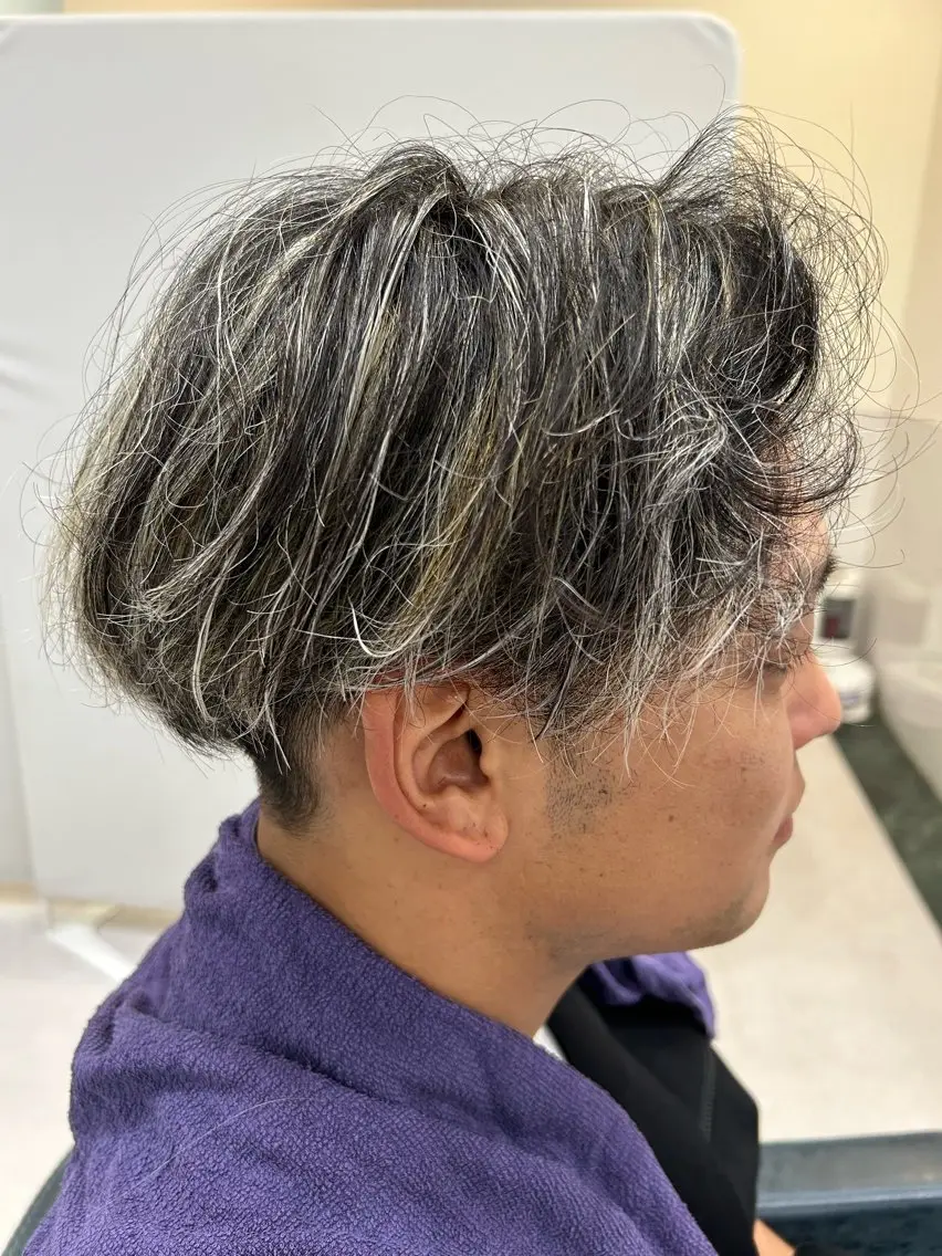カラー メンズ ヘアカラー 下野 蒼太のヘアスタイル