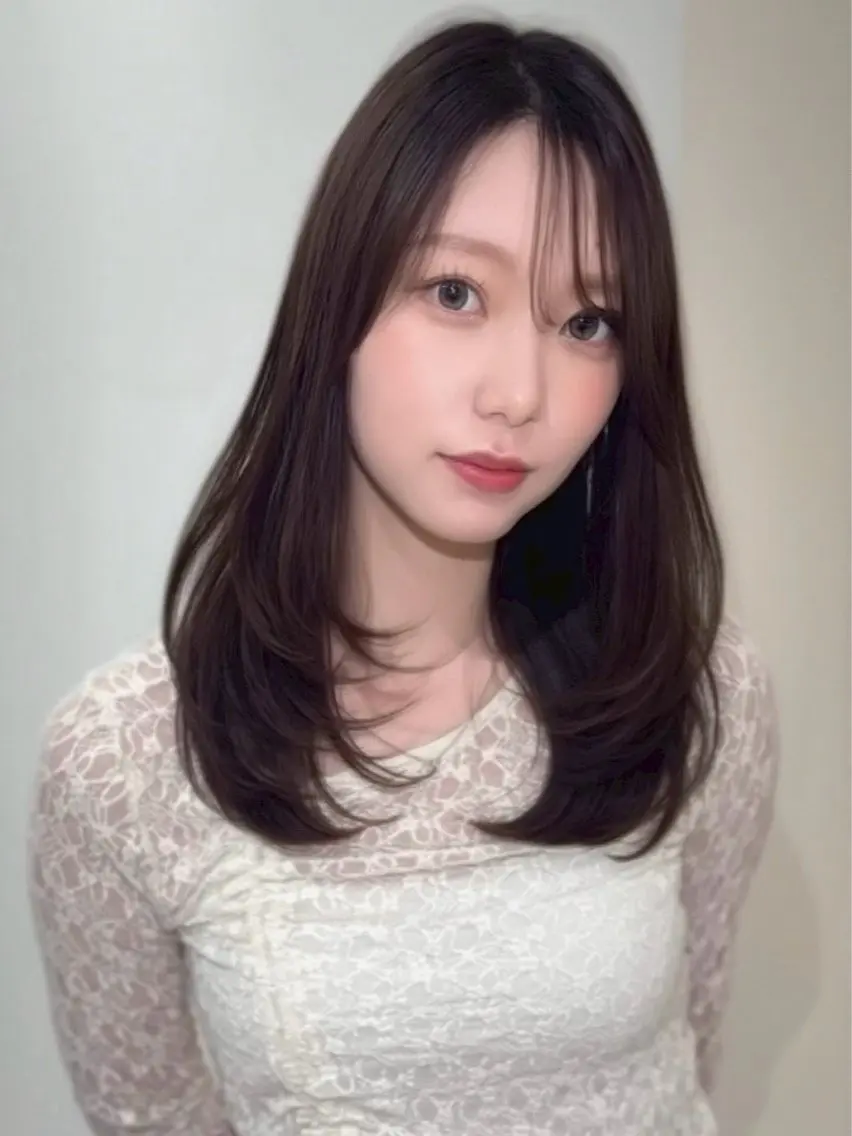セミロング カラー カット ヘアカラー ワンカールで決まるレ イヤー/角岡泉希🩶のヘアスタイル