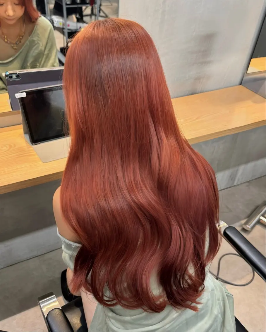 ロング カラー ヘアカラー トリートメント Anna / TWINのヘアスタイル