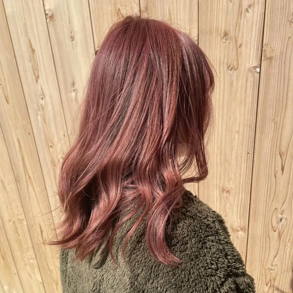 カラー ブリーチ 隅内 桃香のヘアスタイル