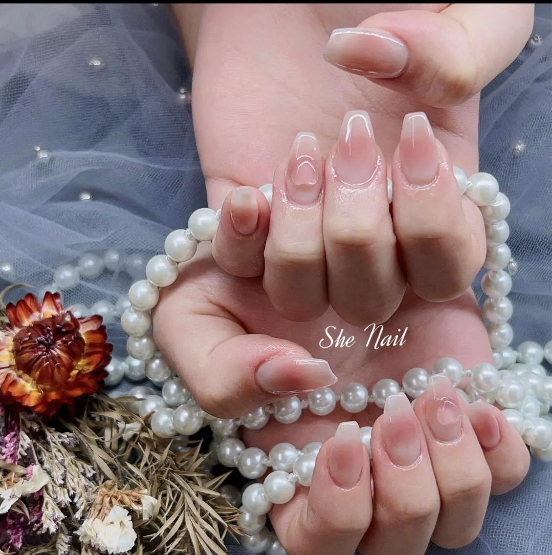 ネイル チークネイル 長さ出し ニュアンスネイル シンプルネイル ネイルチップ ハンドネイル ISA_ BELLAのネイルデザイン