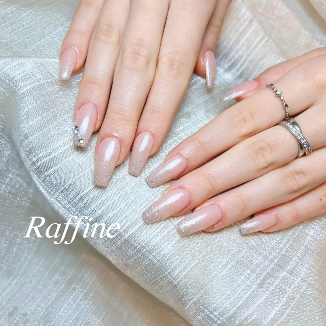 ネイル ハンドネイル ハンドケア RAFFINE haru🦋🩵のネイルデザイン