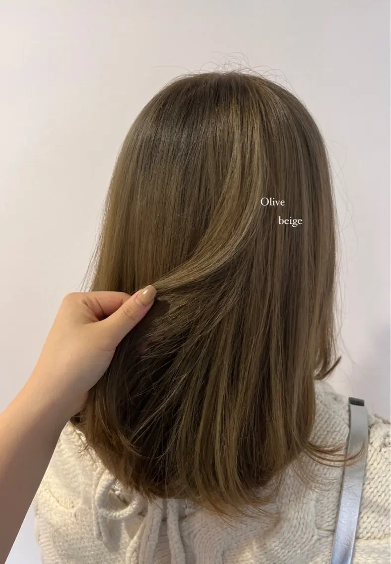 セミロング カラー saki|大名 パーマ|ハイトーンのヘアスタイル