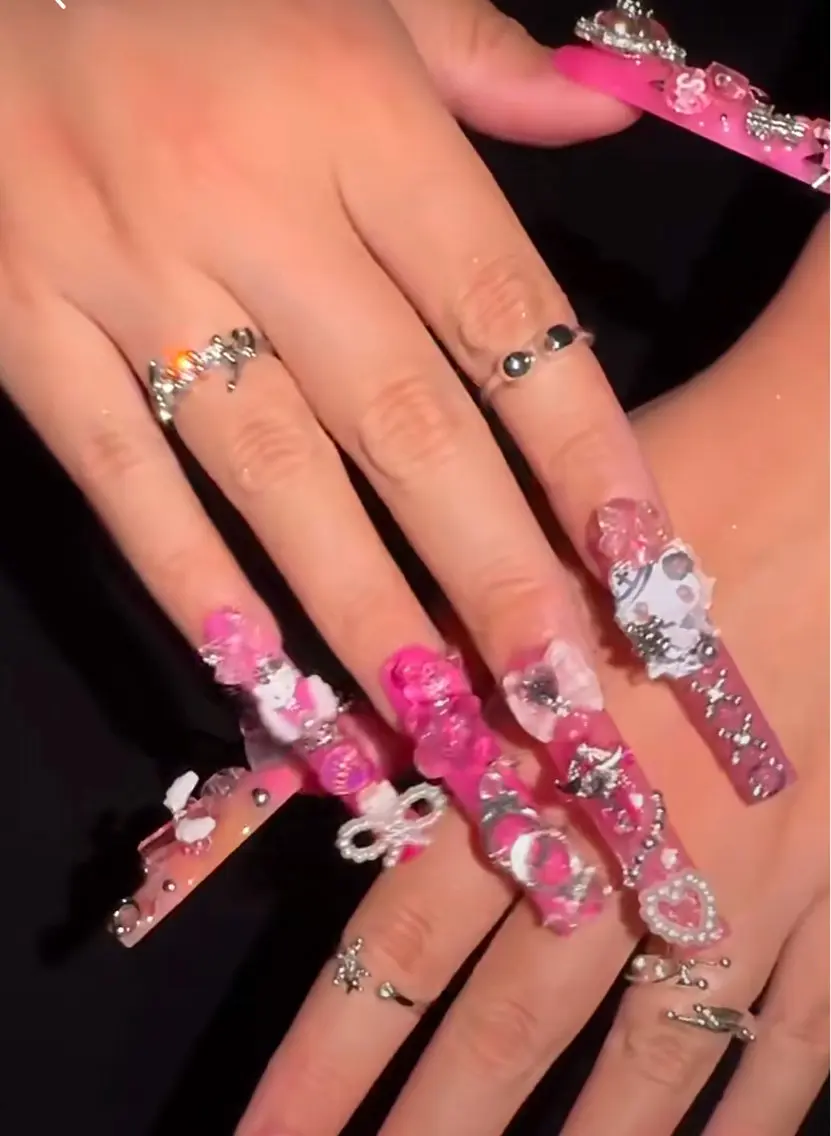 ネイル フレンチネイル グラデーション キラキラネイル 韓国ネイル マグネットネイル ハンドネイル 🎀🎀YooLi Nail Salonのネイルデザイン