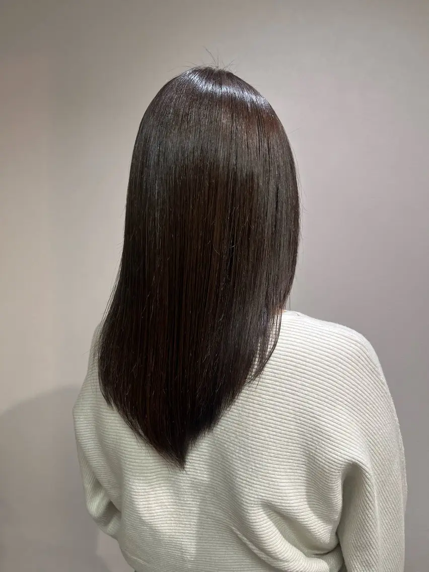 セミロング カラー ブラウンカラー 透明感カラー グレージュ 友 美海のヘアスタイル