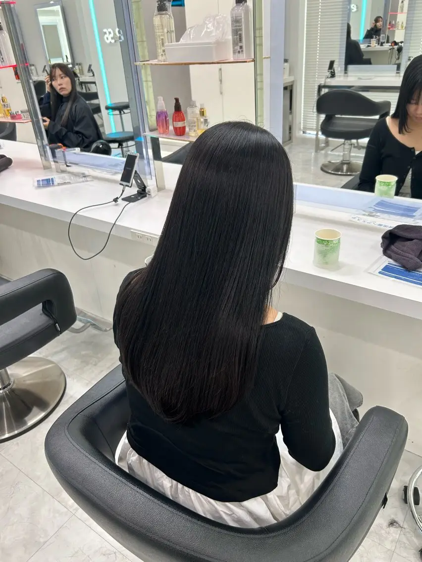 セミロング カラー ヘアアレンジ ヘアカラー 🎀RIN🎀 縮毛矯正🩶暗髪のヘアスタイル