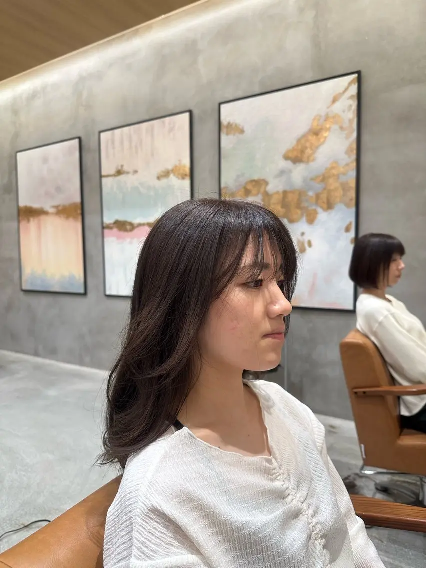 セミロング 出口 凜乃介のヘアスタイル