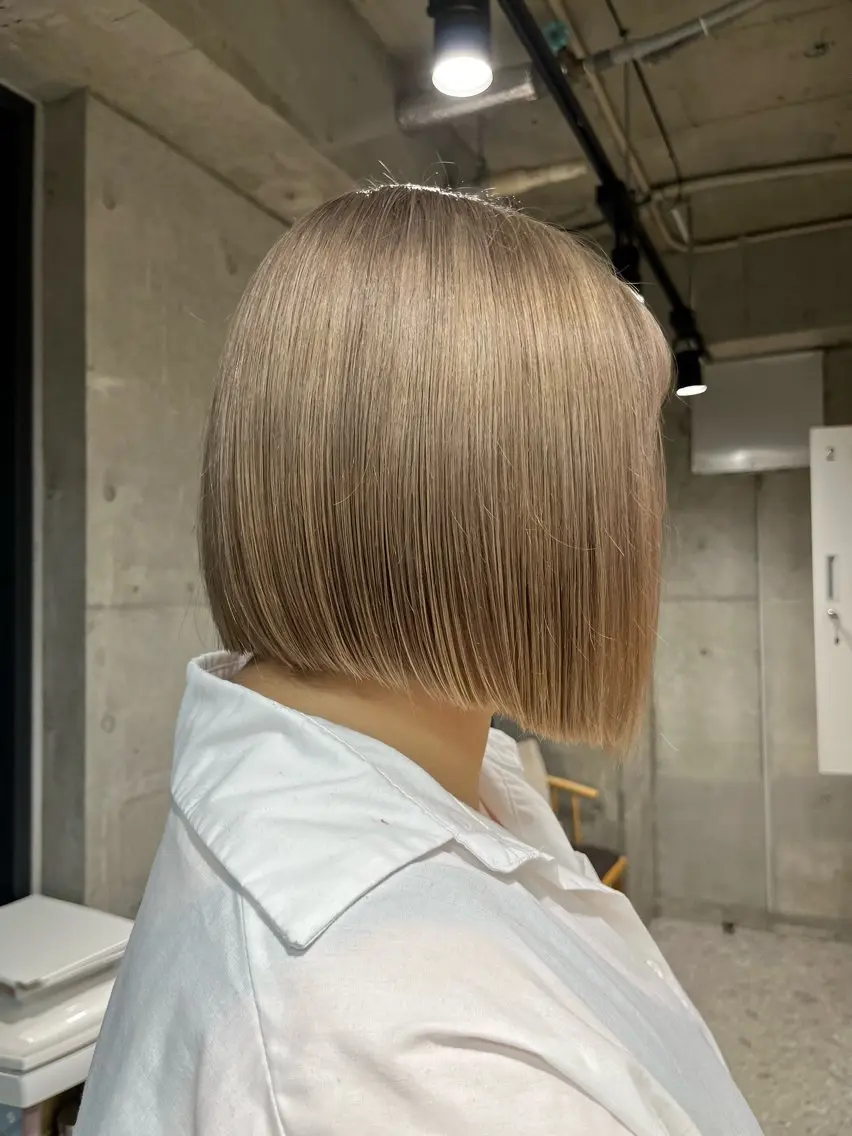 ショート 前下がりボブ ボブ ヘアカラー ️🩵LUFE ayano️🩵のヘアスタイル