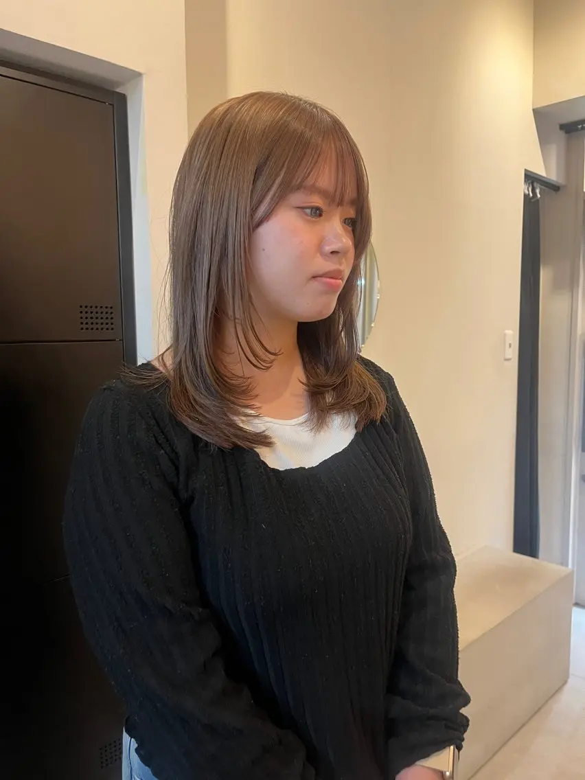 ミディアム カラー ベージュカラー レイヤーカット 竹内 穂乃佳のヘアスタイル
