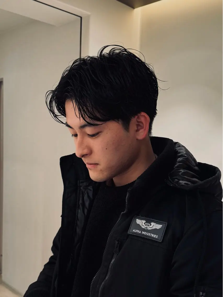 ショート パーマ メンズ センターパート メンズパーマ カット パーマ ラフショート メンズパーマ 丸山のヘアスタイル