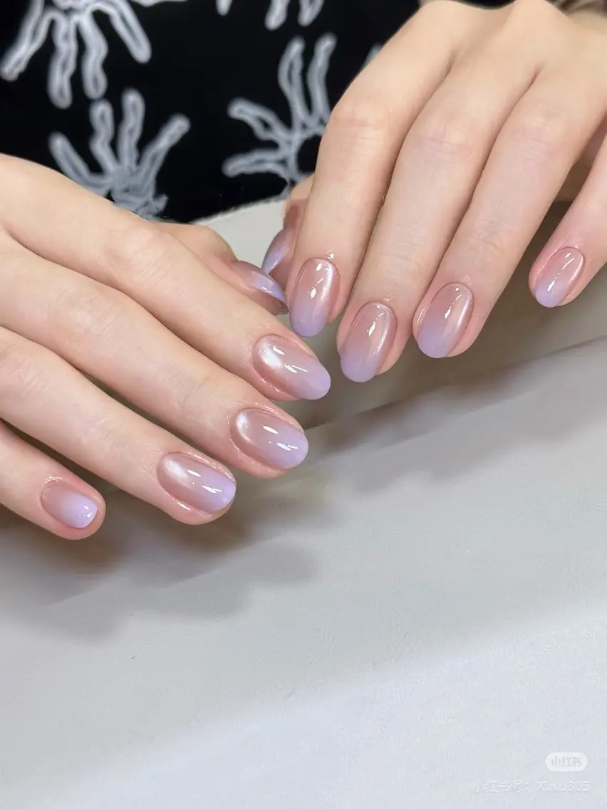 ネイル アートネイル オーロラネイル チークネイル フレンチネイル ガラスフレンチ 🎀YooLi Nail salonのネイルデザイン