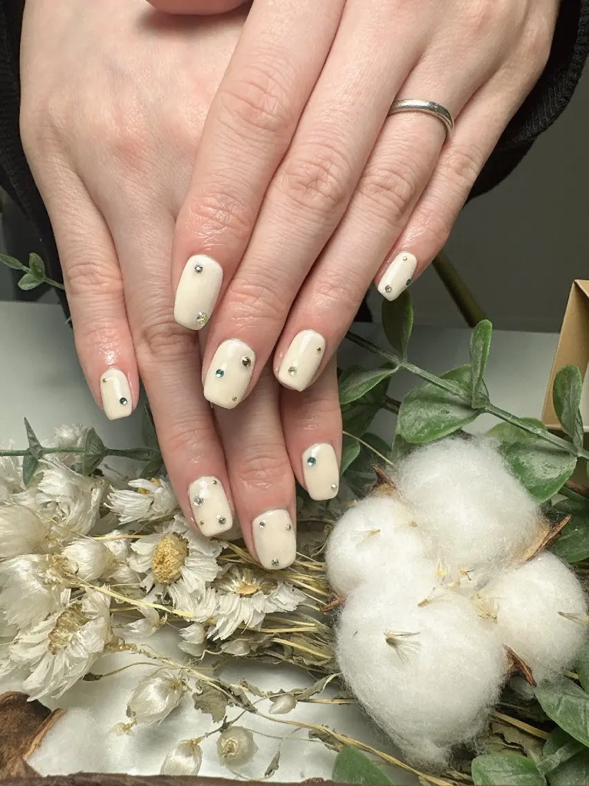 ネイル シンプルネイル ハンドネイル UM Nail Salonのネイルデザイン