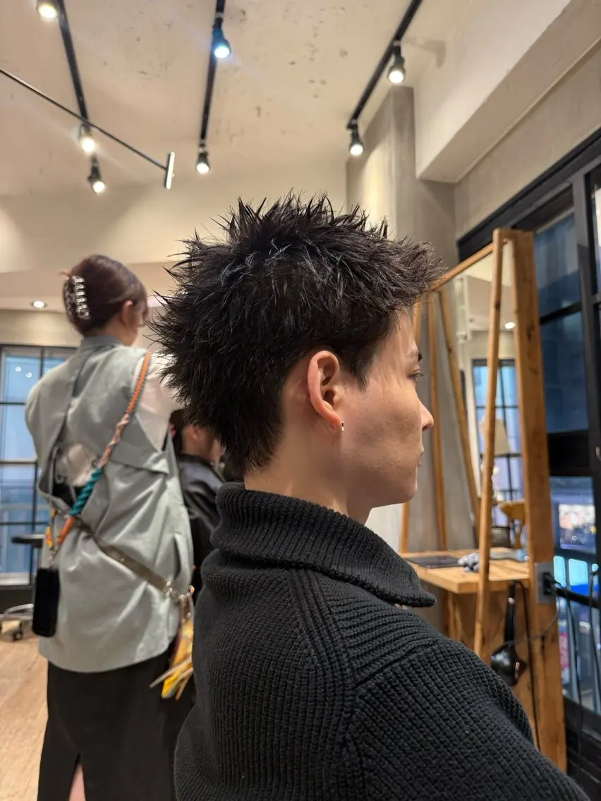ショート カラー パーマ メンズ スパイキーショート ショートヘア 吉岡 幸之進のヘアスタイル