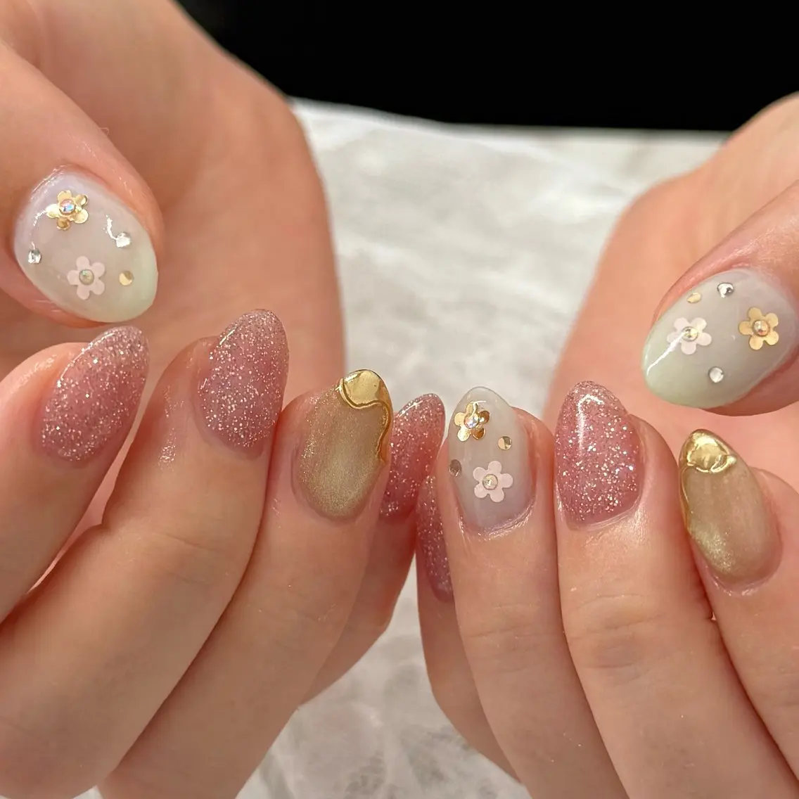 ネイル キラキラネイル ニュアンスネイル ハンドネイル 堺筋本町 memit hiyoriのネイルデザイン