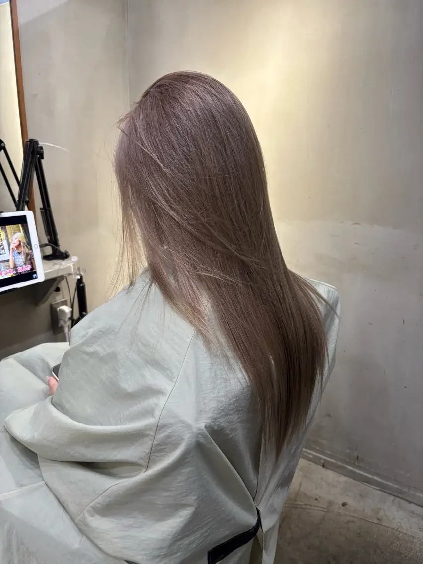 ロング カラー ベージュカラー ブリーチ ミルクティーベージュ ヘアカラー 中園康 /カラー/ブリーチのヘアスタイル