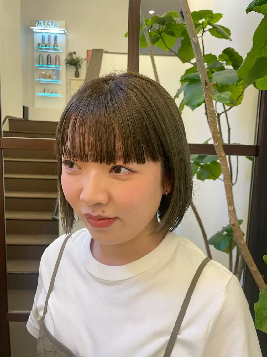 ミディアム カラー ベージュカラー オリーブベージュ 梨子🐣艶カラー🌈 ダメージレス💖のヘアスタイル