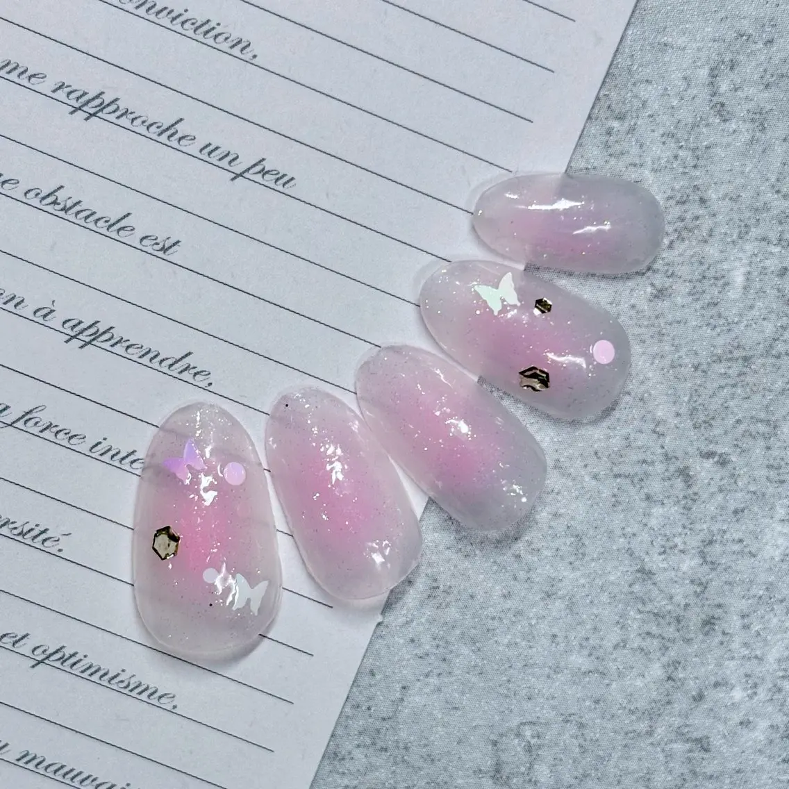 ネイル ジェルネイル オフィスネイル シンプルネイル ハンドネイル 一人ひとりに寄り添う 施術🌈IRiS🪽のネイルデザイン