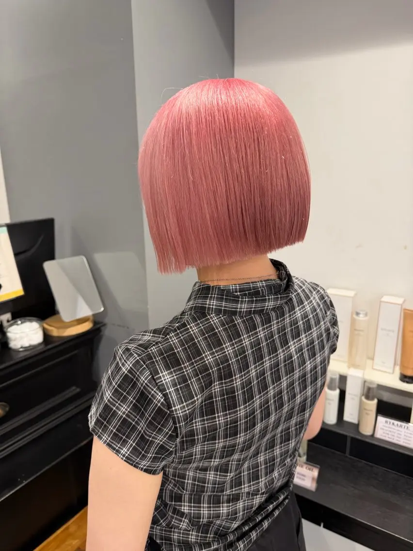 ショート カラー ブリーチ ピンクカラー カット ヘアカラー トリートメント ハイトーンカラー／ ボブ/KOBAのヘアスタイル