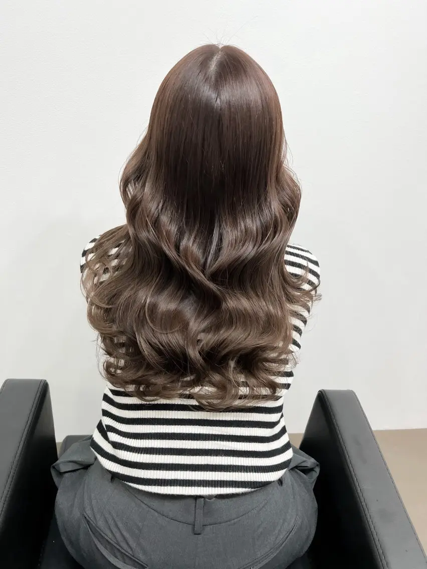 ロング カラー ベージュカラー ヘーゼル レイヤーカット 神戸ボブ✂️ ioe三宮/田 伸佳のヘアスタイル