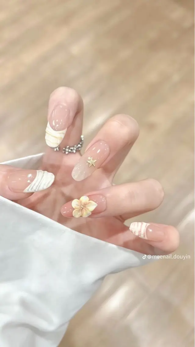ネイル 韓国ネイル マグネットネイル 持ち込み ハンドネイル Dyo Nail_Royalのネイルデザイン