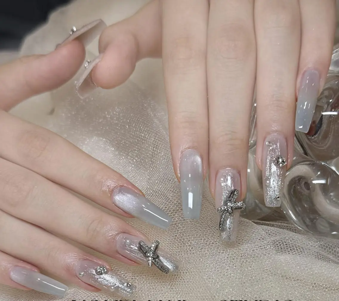 ネイル ハンドネイル 🎀 Ayaka_nailのネイルデザイン