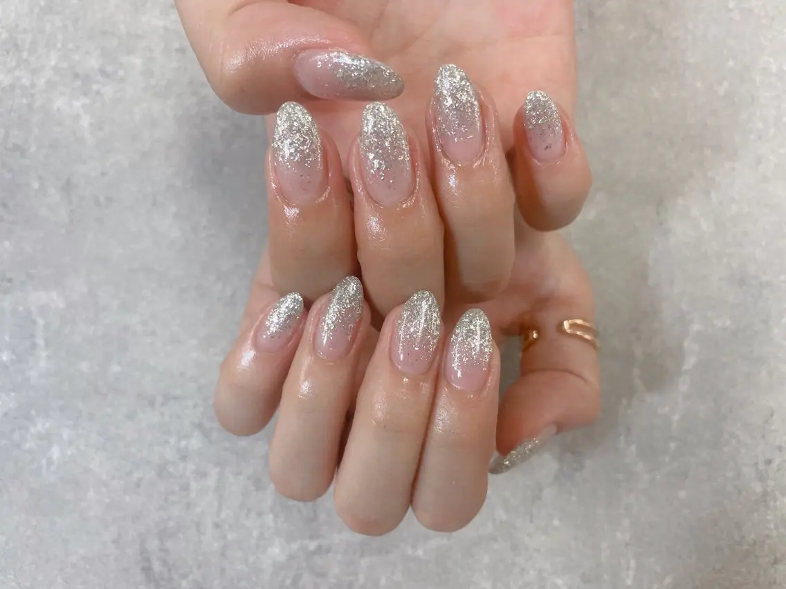 Hand オフ込、 ラメグラデーション𖥧 𖧧 税込¥7,200〜の写真