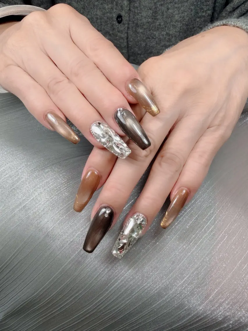ネイル チークネイル フレンチネイル グラデーション キラキラネイル 韓国ネイル HIKARIHANA NAILのネイルデザイン