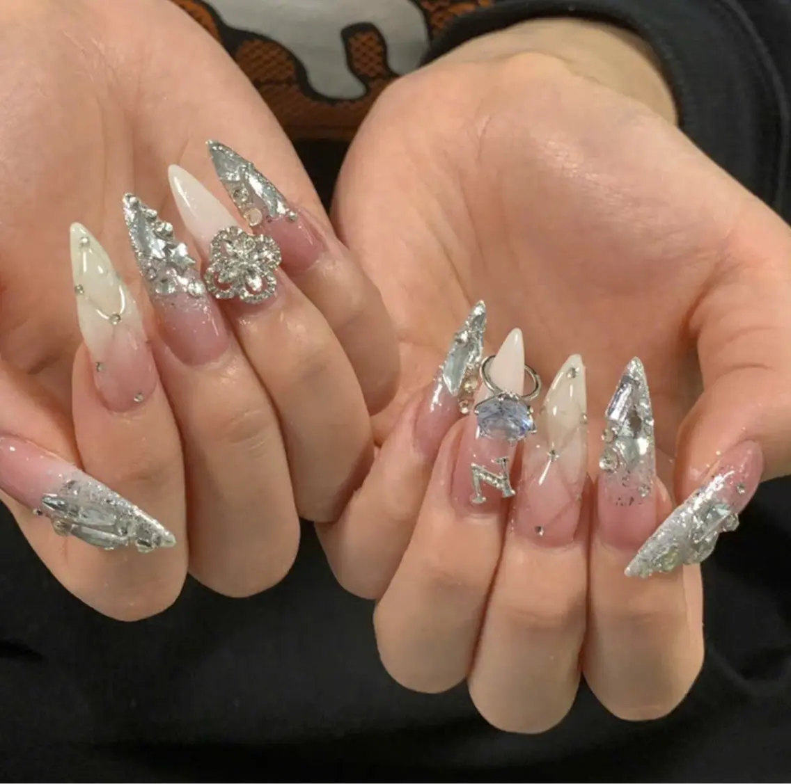 ネイル ハンドネイル moon nailsのネイルデザイン