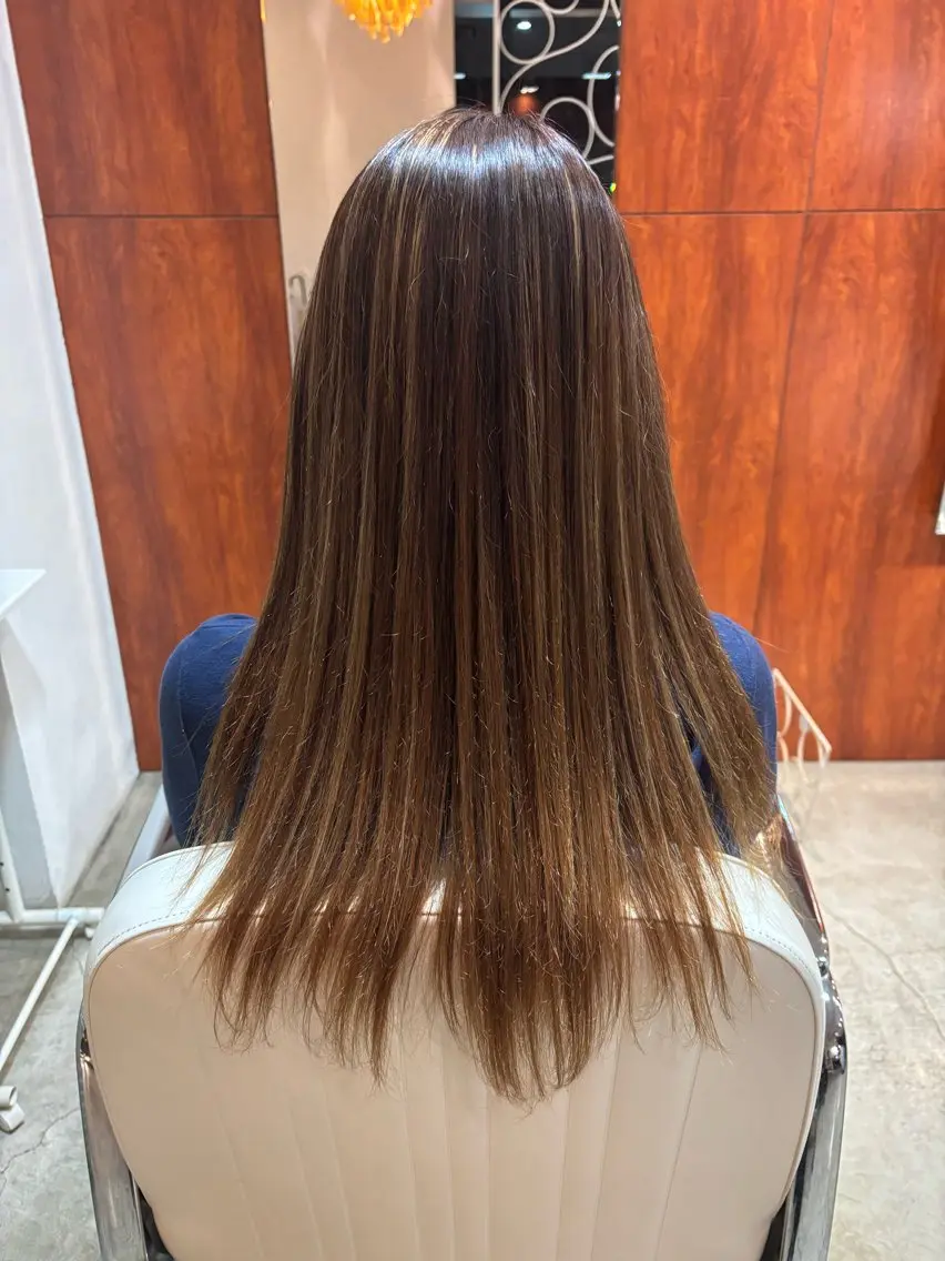 ロング ハイライト 縮毛矯正 イナイ ハルカのヘアスタイル