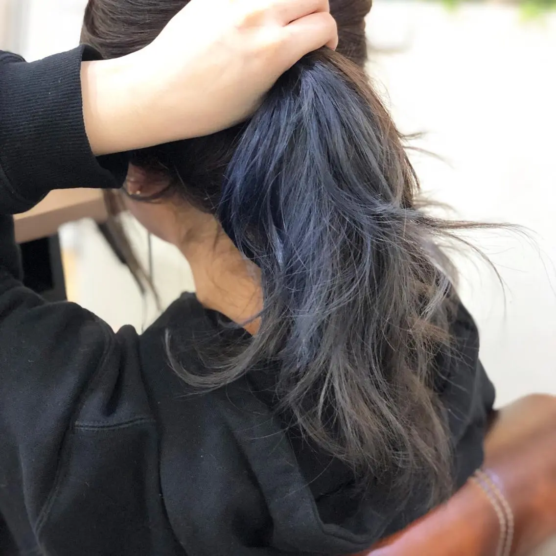 ロング カラー ブリーチ ブルーカラー 【艶髪×韓国風】 毛流れ職人 RYOのヘアスタイル