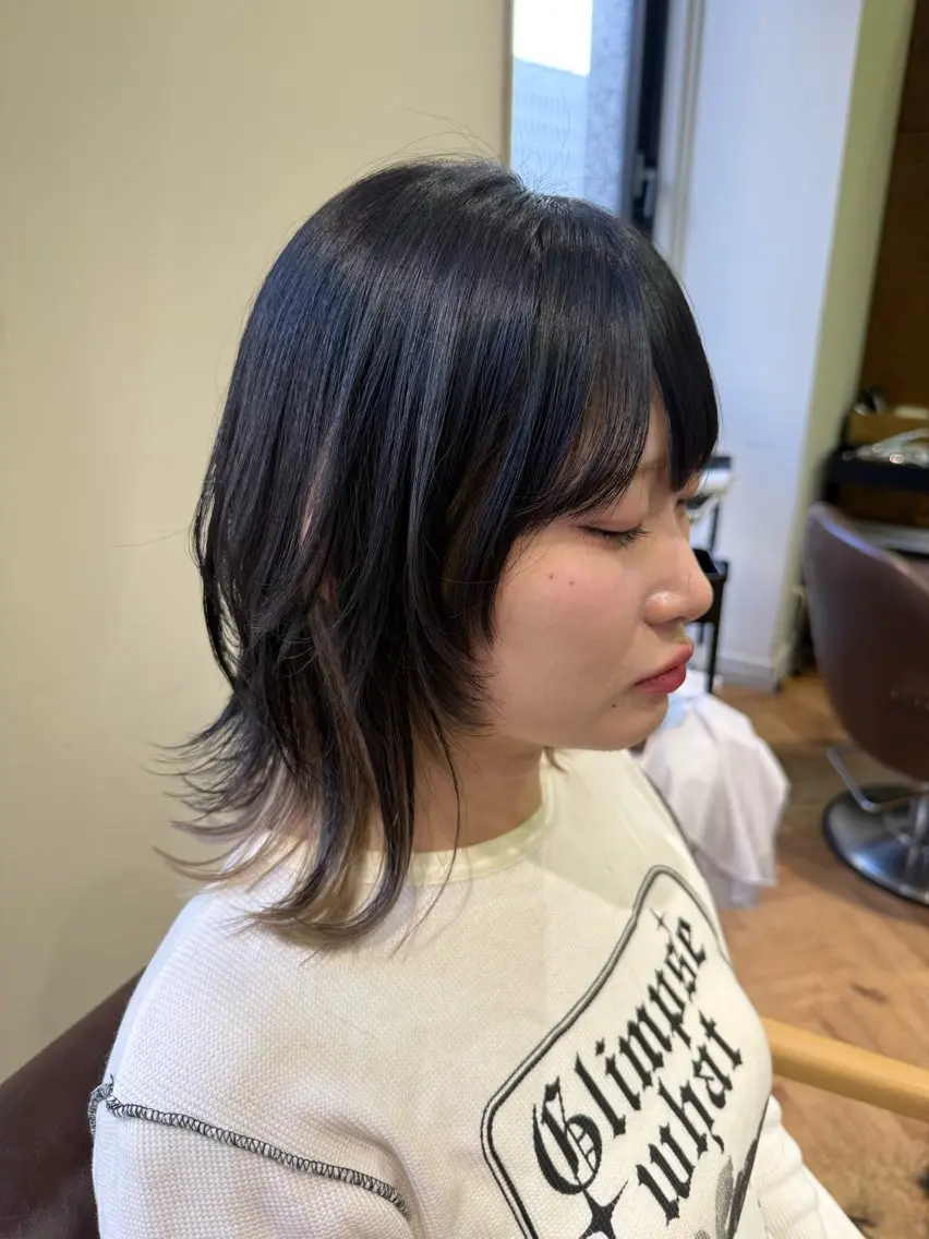 ミディアム ウルフカット 溝口 槙里也のヘアスタイル